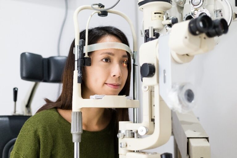The Importance of Regular Eye Exams: How Routine Check-Ups Protect Your Vision!