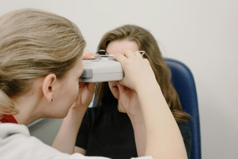 How an Eye Doctor Can Help With Common Vision Issues
