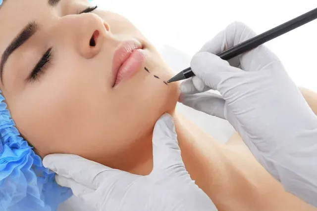 Choosing the Right Plastic Surgeon for Your Cosmetic Procedure
